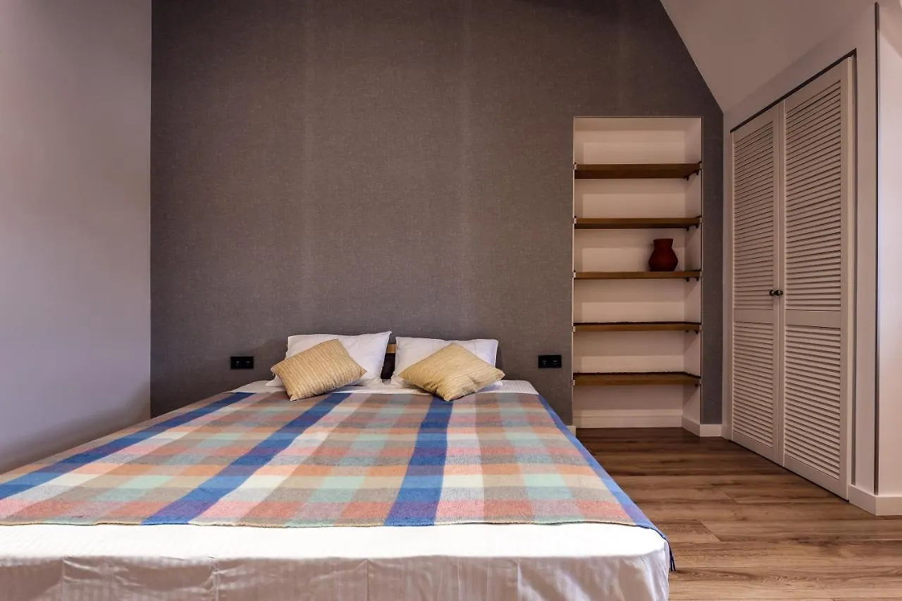 Leogrand Apartments On Kniazia Romana 6 Lviv Ukraine